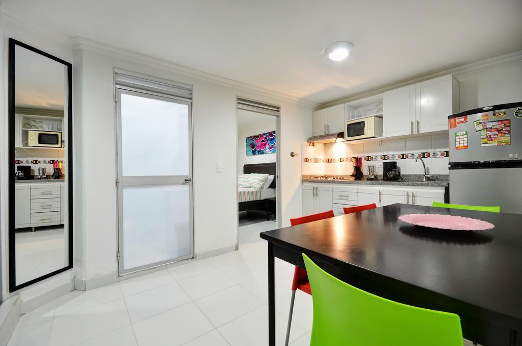 Apartamentos Amoblados Jg De La 70 Medellín Eksteriør billede