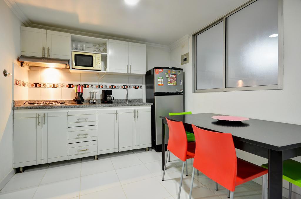 Apartamentos Amoblados Jg De La 70 Medellín Eksteriør billede