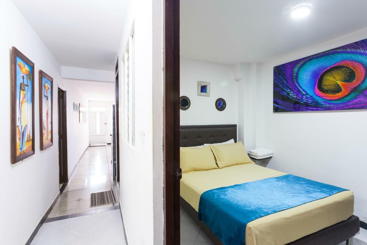 Apartamentos Amoblados Jg De La 70 Medellín Eksteriør billede