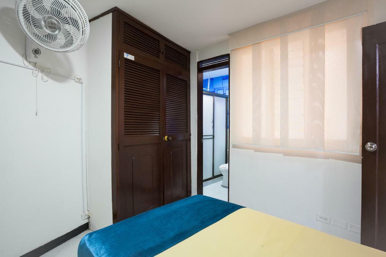 Apartamentos Amoblados Jg De La 70 Medellín Eksteriør billede