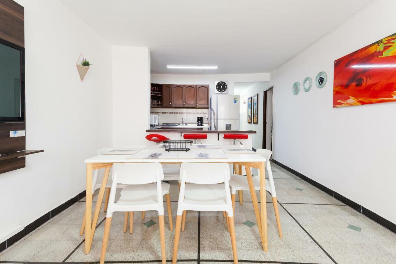 Apartamentos Amoblados Jg De La 70 Medellín Eksteriør billede