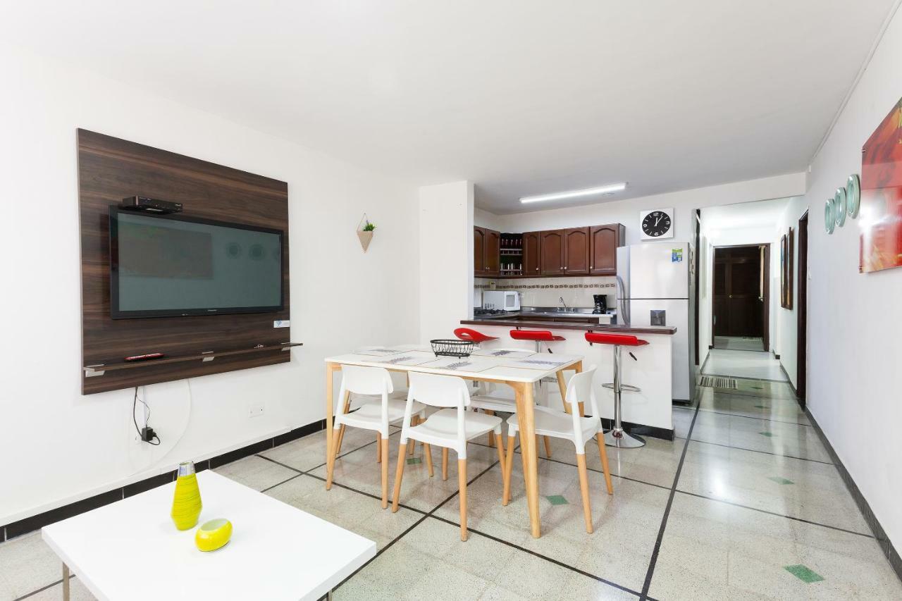 Apartamentos Amoblados Jg De La 70 Medellín Eksteriør billede