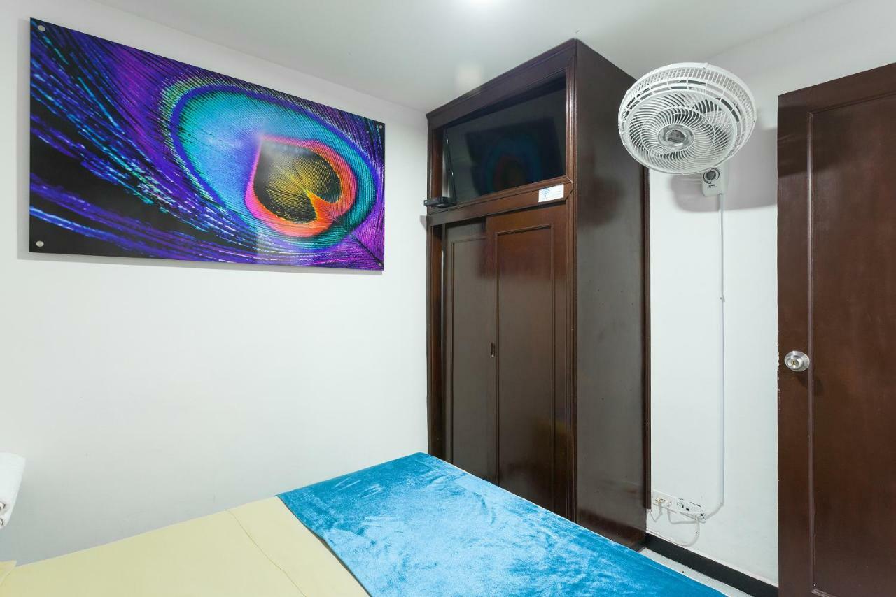 Apartamentos Amoblados Jg De La 70 Medellín Eksteriør billede