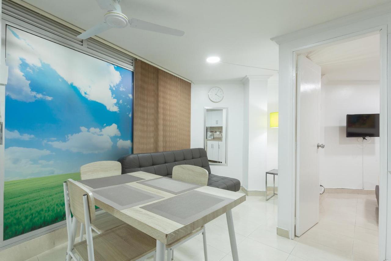 Apartamentos Amoblados Jg De La 70 Medellín Eksteriør billede
